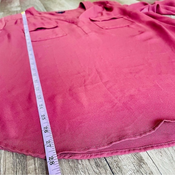 Torrid Harper Roll Tab Sleeve Blouse 1X Muted Red - Picture 8 of 8